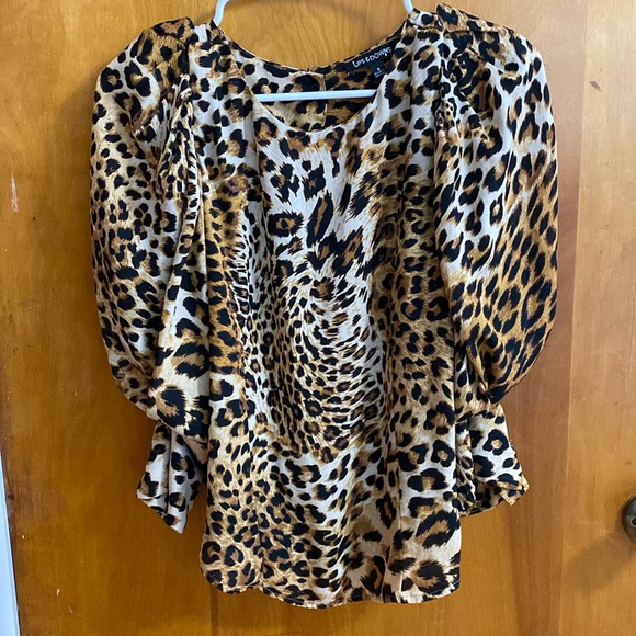 DRESSY ANIMAL PRINT BLOUSE - Picture 2 of 4